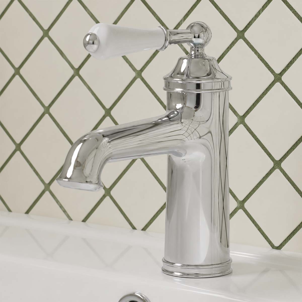 Chrome Traditional Single Lever Mono Basin Mixer Tap - Ireland