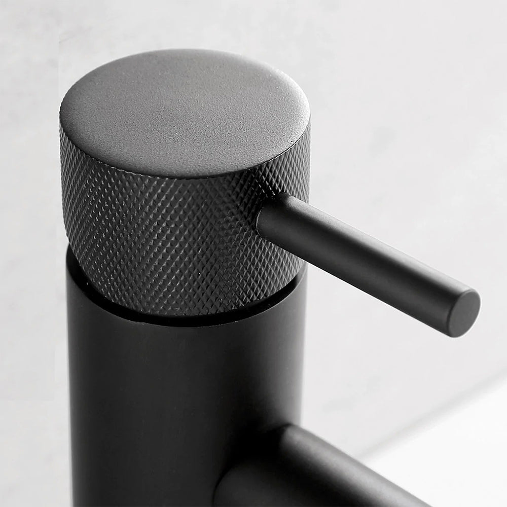 Single lever black basin tap