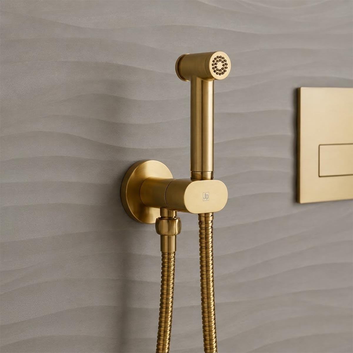 douche shower cold water - brushed brass