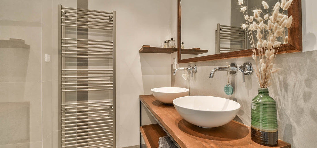 How to Choose the Right Towel Rail Material: Stainless Steel, Chrome or Aluminium?