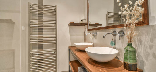 How to Choose the Right Towel Rail Material: Stainless Steel, Chrome or Aluminium?