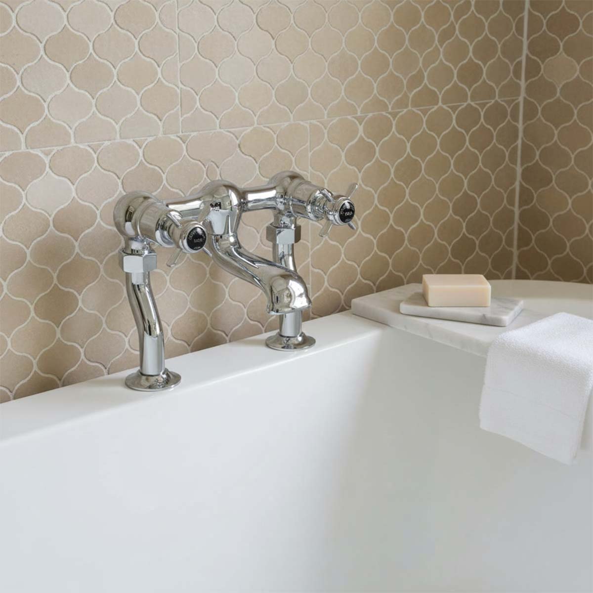 Bath filler deck mounted vintage style -chrome 