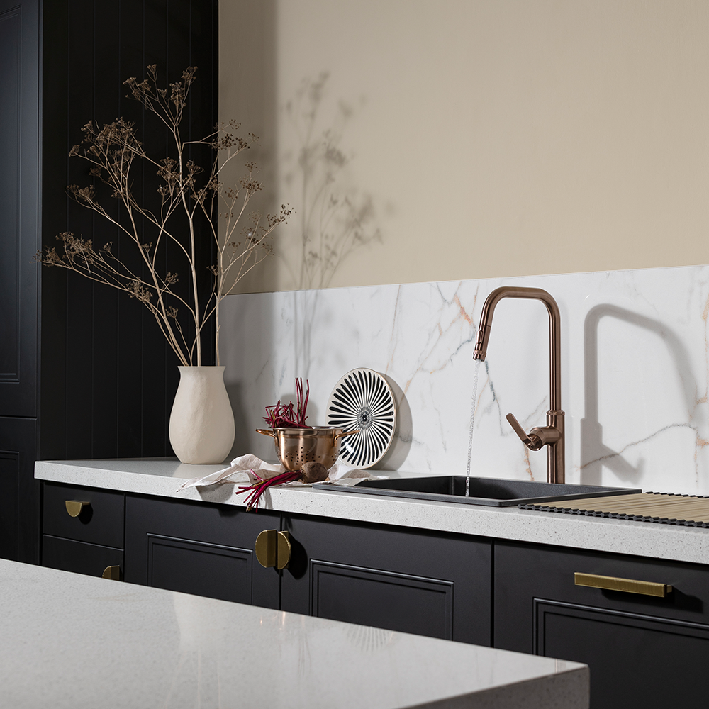 Pull_Out_Kitchen_Sink_Mixer_tap_gold_finish_designer_handle_TRDEC127BBZ