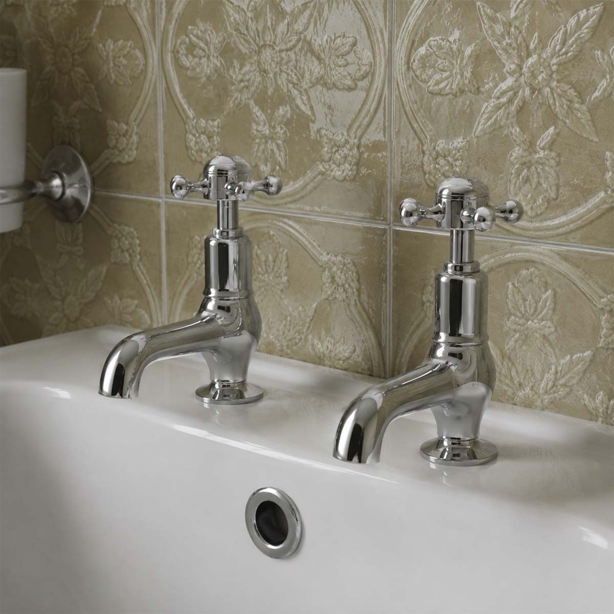 basin pillar taps tradiational style - chrome