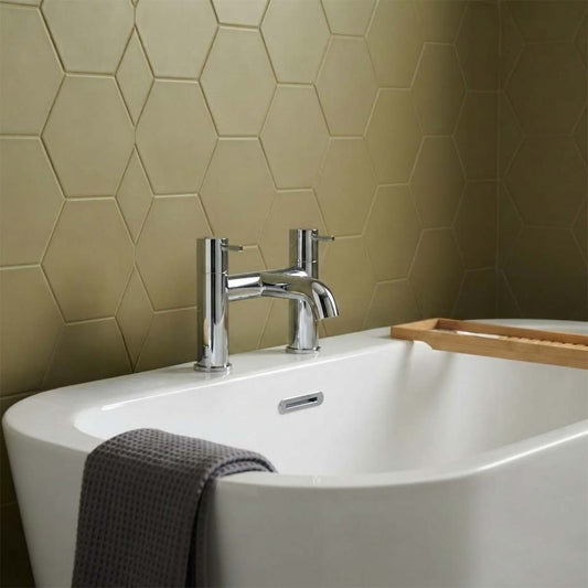 chrome deck mounted bath tap  1200