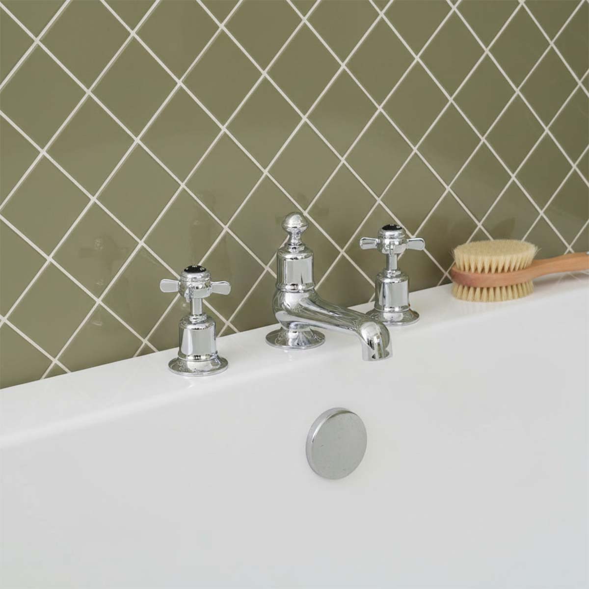 pinch handles 3 hole bath tap -chrome 